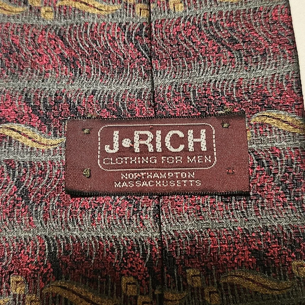 J.‎ Rich Tie